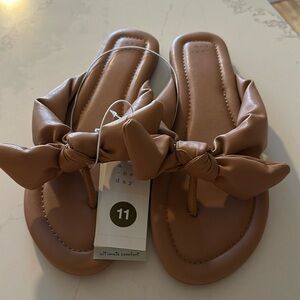 Brand new sandals A•New•Day